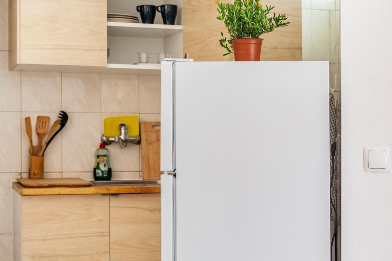 2 Bedroom Apartment For 4 People With Free Public Parking Лиссабон Экстерьер фото